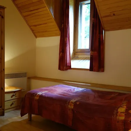 With Mountain View Le Claux