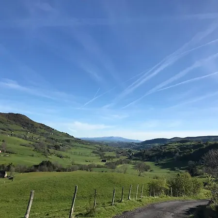 With Mountain View * Le Claux